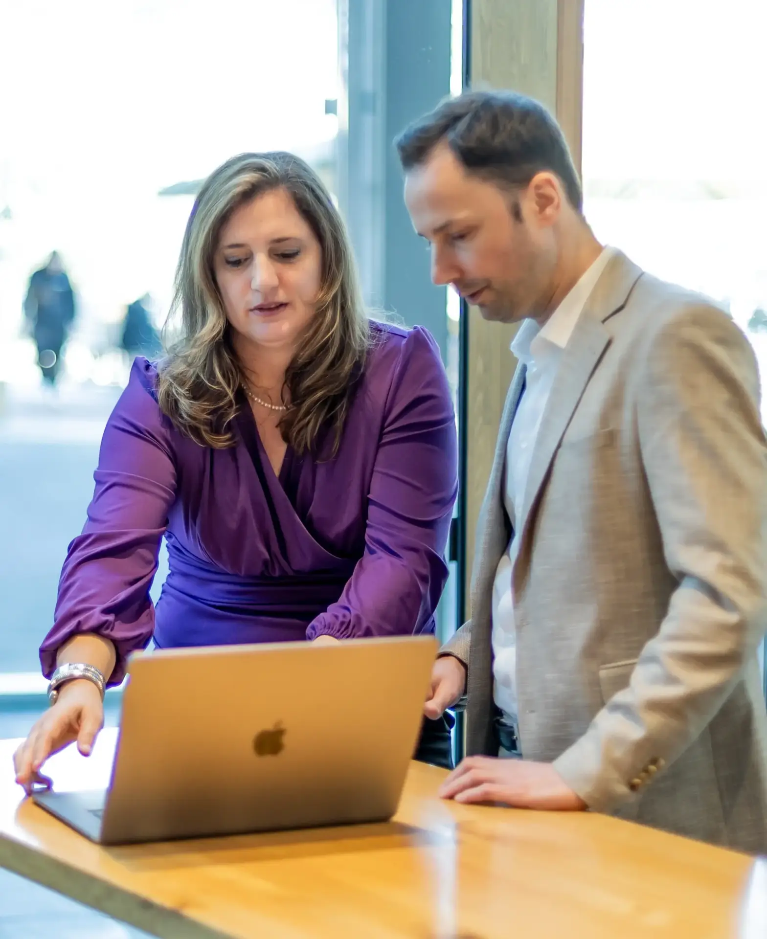 „Michaela Rütten im Coachinggespräch mit arbeitssuchenden – Jobcoaching und Interviewtraining“